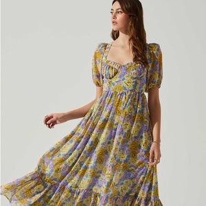 ASTR the Label- Floral Sweetheart Neck Midi Dress